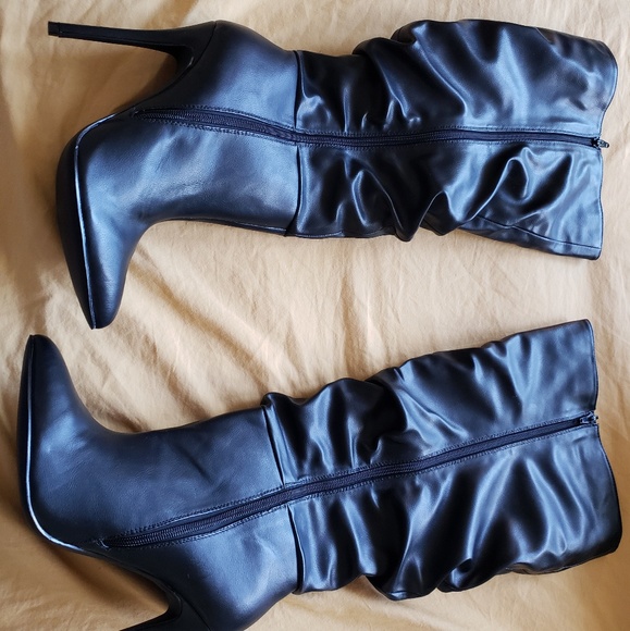 Boots - Picture 3 of 6